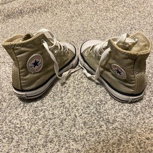 Girl (7C) High Top Converse